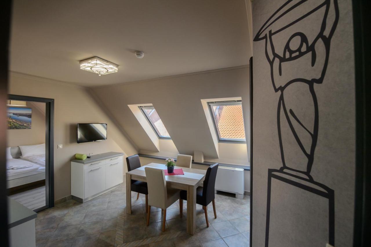 Hr Apartmanhaz إغير المظهر الخارجي الصورة