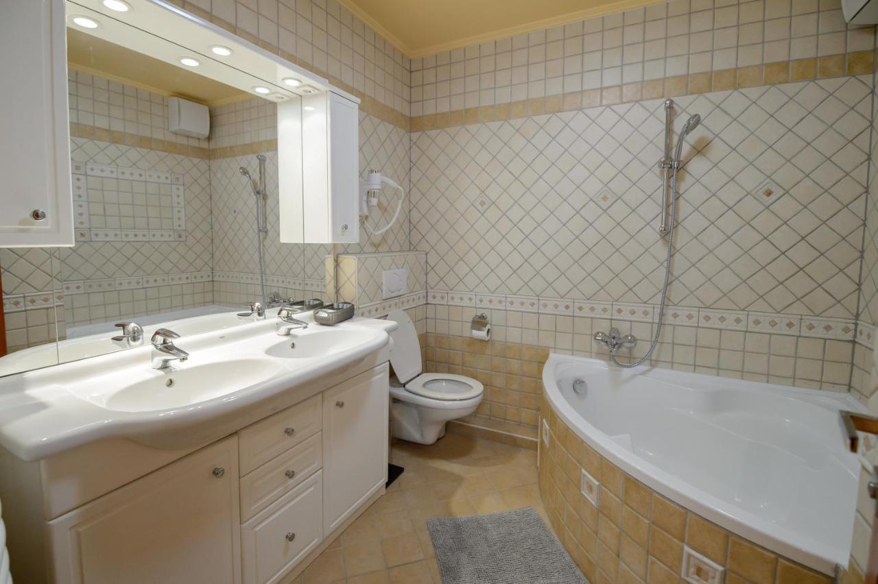 Hr Apartmanhaz إغير المظهر الخارجي الصورة
