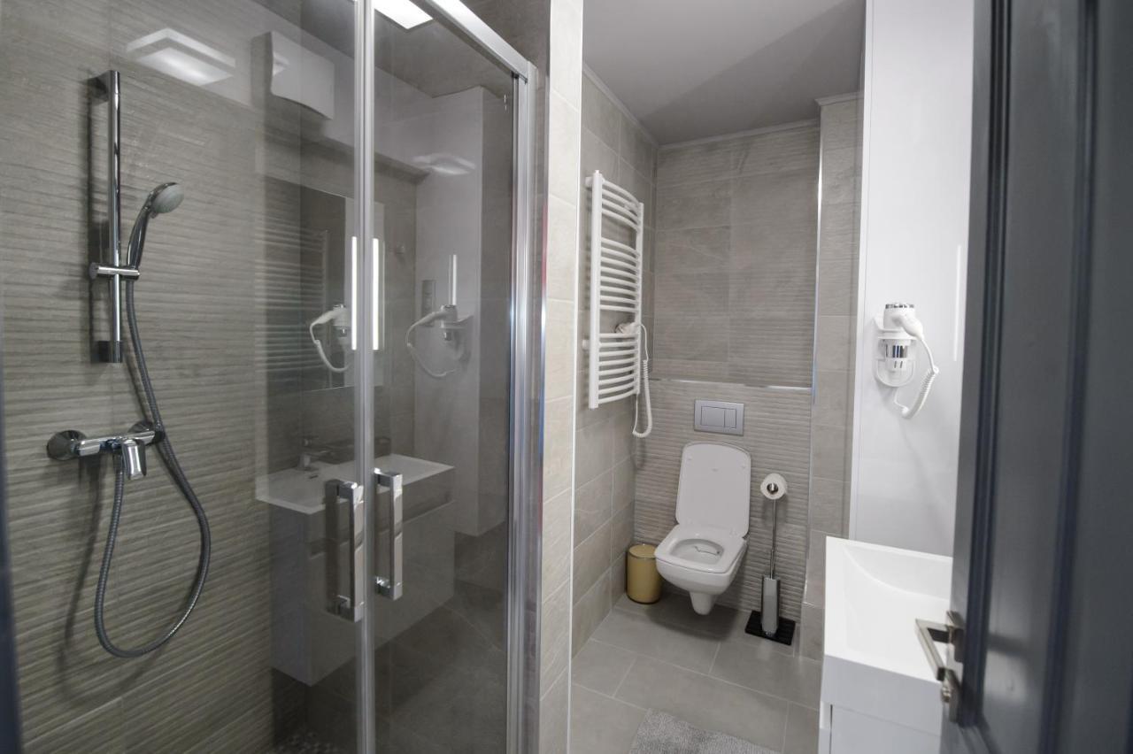 Hr Apartmanhaz إغير المظهر الخارجي الصورة