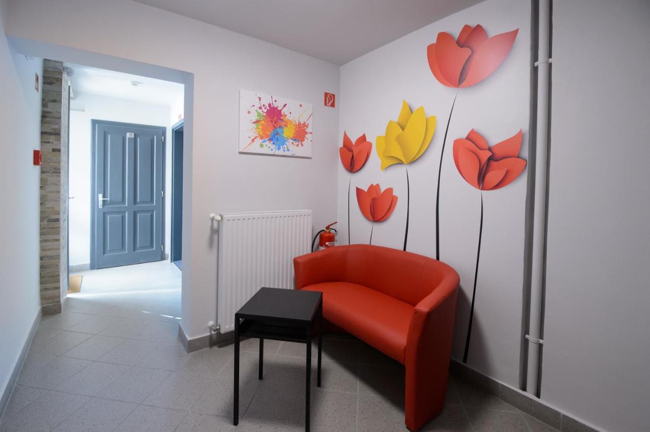 Hr Apartmanhaz إغير المظهر الخارجي الصورة