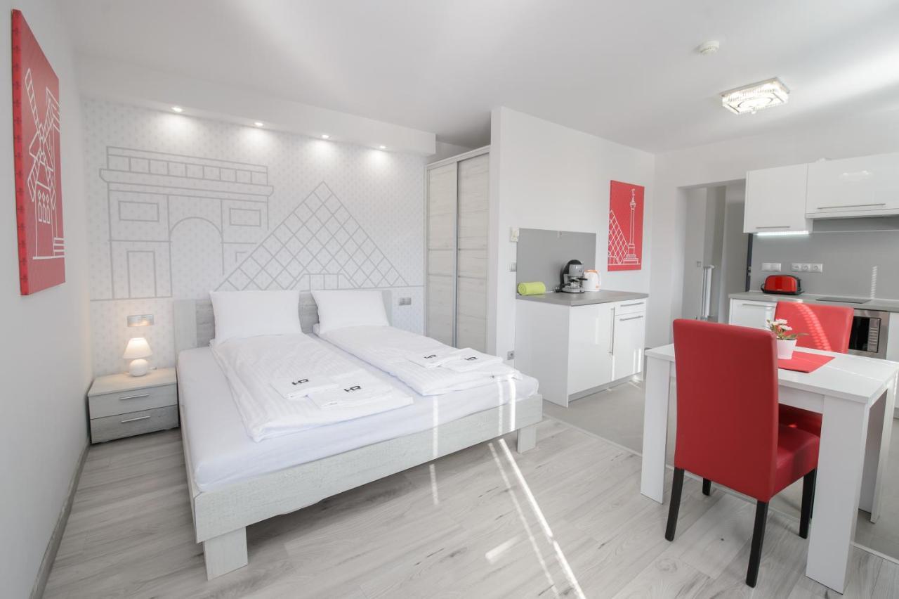 Hr Apartmanhaz إغير المظهر الخارجي الصورة